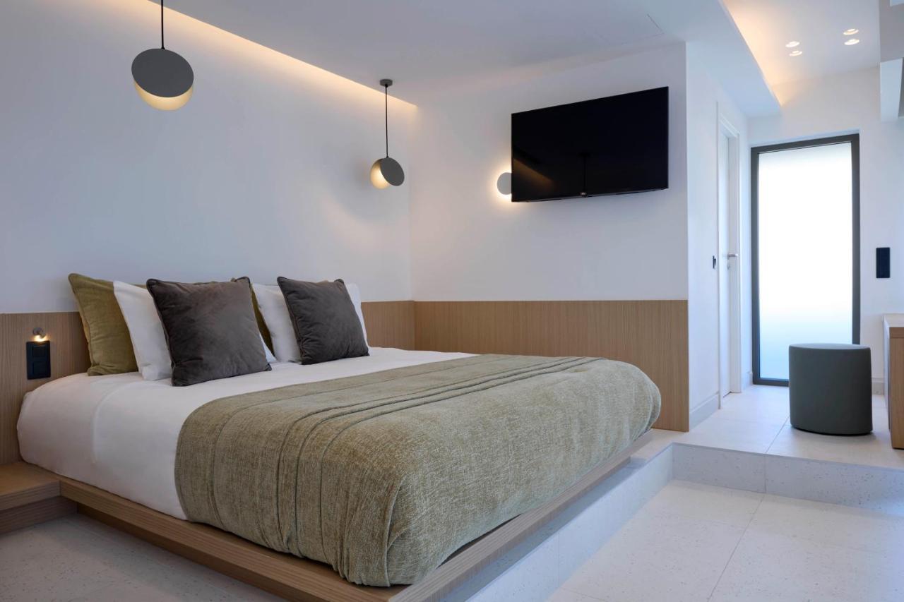 Twinn Downtown Piraeus, Santikos Collection Hotel
