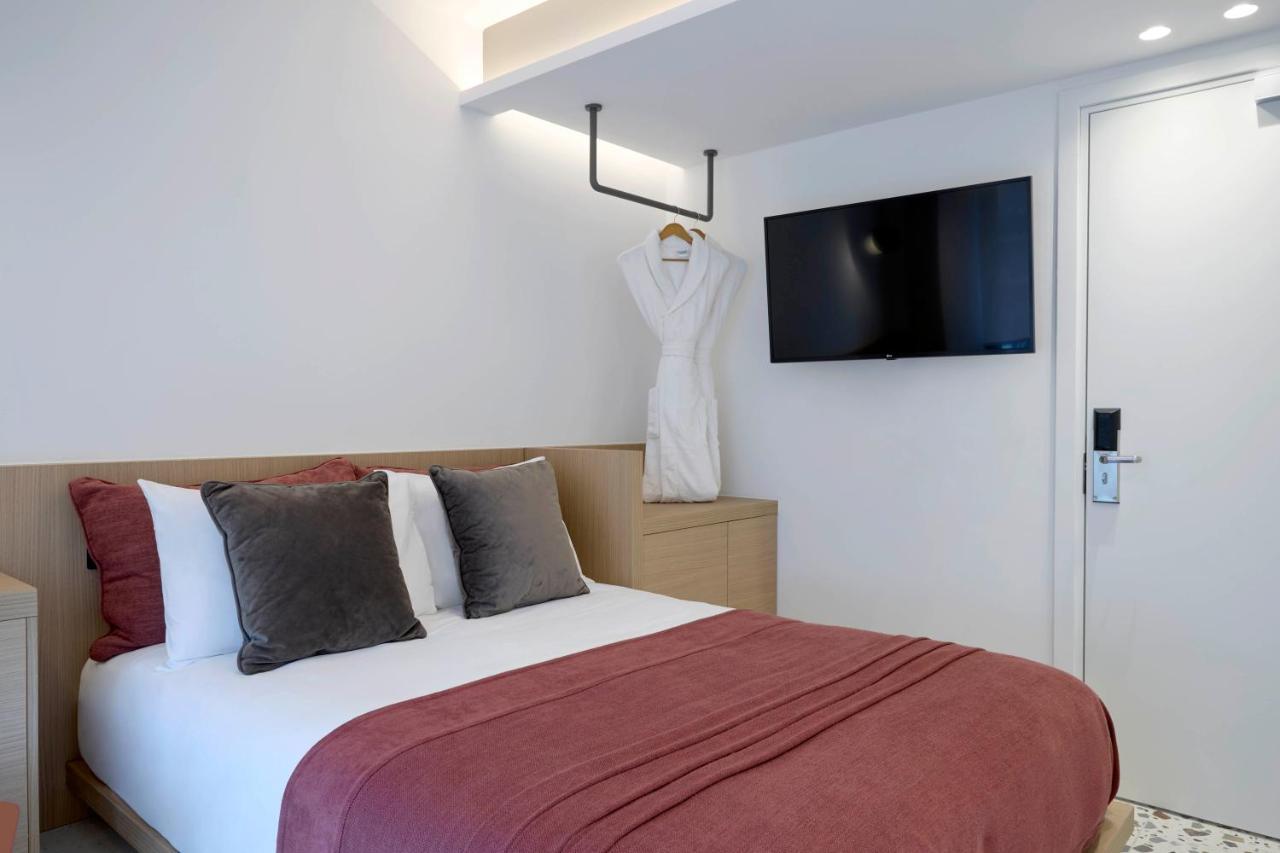 Twinn Downtown Piraeus, Santikos Collection Hotel 3*