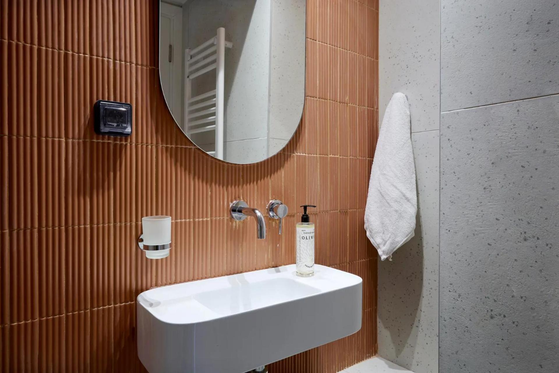 Hotel Twinn Downtown Piraeus, Santikos Collection